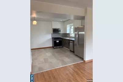 1149 Inwood Terrace 2nd Floor #2nd floor, Fort Lee, NJ 07024 - Photo 2