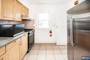 218 Hickory Ave, Bergenfield, NJ 07621 - Photo 8