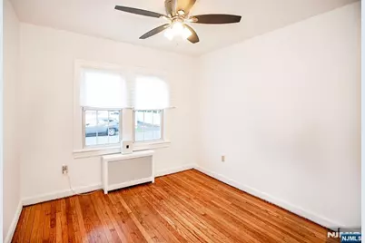 218 Hickory Avenue, Bergenfield, NJ 07621 - Photo 10