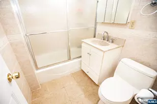 218 Hickory Ave, Bergenfield, NJ 07621 - Photo 12