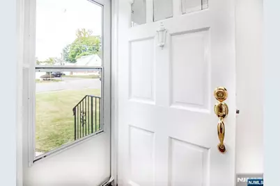 218 Hickory Avenue, Bergenfield, NJ 07621 - Photo 2