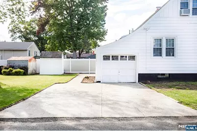 218 Hickory Avenue, Bergenfield, NJ 07621 - Photo 26