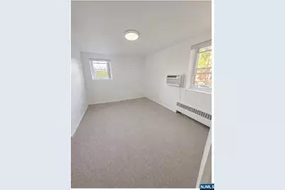 2345 Linwood Avenue 1A #1A, Fort Lee, NJ 07024 - Photo 4