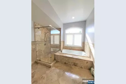 35 W Edsall Avenue B #B, Palisades Park, NJ 07650 - Photo 10