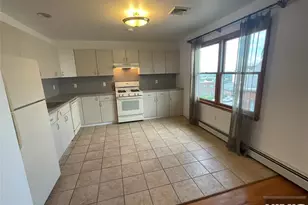 165 Morningside Ln 2, Palisades Park, NJ 07650 - Photo 4