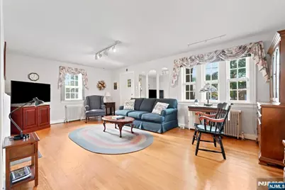688 Bogert Road, River Edge, NJ 07661 - Photo 6