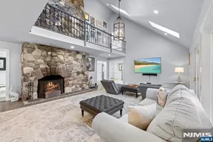 7 Christopher Pl, Saddle River, NJ 07458 - Photo 16