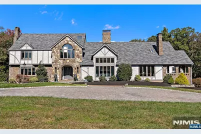 7 Christopher Place, Saddle River, NJ 07458 - Photo 1