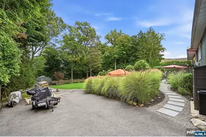 63 Manito Avenue, Oakland, NJ 07436 - Photo 32