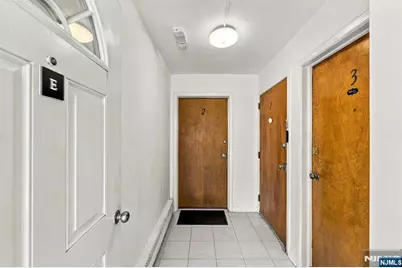 201 Oakdene Place E2 #E2, Cliffside Park, NJ 07010 - Photo 18