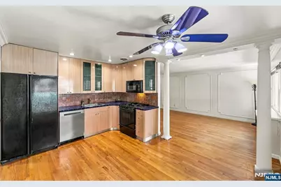 201 Oakdene Place E2 #E2, Cliffside Park, NJ 07010 - Photo 10