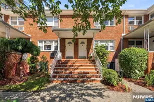 201 Oakdene Pl E2, Cliffside Park, NJ 07010 - Photo 1
