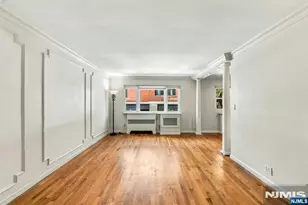 201 Oakdene Pl E2, Cliffside Park, NJ 07010 - Photo 2