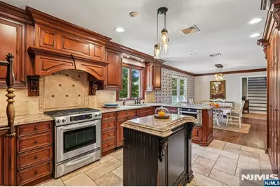 724 Ewing Avenue, Franklin Lakes, NJ 07417 - Photo 6