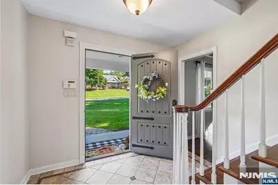 724 Ewing Avenue, Franklin Lakes, NJ 07417 - Photo 2