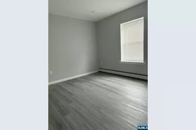 31 Veterans Plaza 29 Front #29 Front, Bergenfield, NJ 07621 - Photo 6