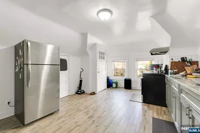 42 Willow Street, Montclair, NJ 07042 - Photo 32
