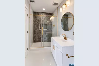 Anderson Anderson 3 #3, Cliffside Park, NJ 07010 - Photo 6