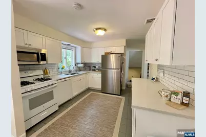 27 Greenway Court, Closter, NJ 07624 - Photo 8