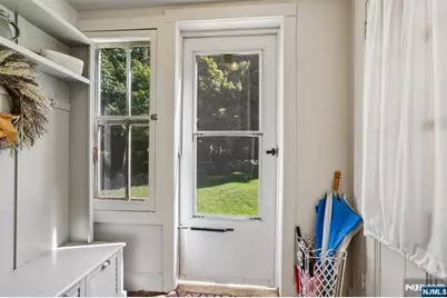 978 Franklin Turnpike, Allendale, NJ 07401 - Photo 10