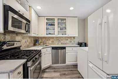 978 Franklin Turnpike, Allendale, NJ 07401 - Photo 6