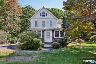 978 Franklin Turnpike, Allendale, NJ 07401 - Photo 2