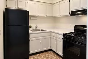 565 Grove Street B-9, Clifton, NJ 07013 - Photo 2