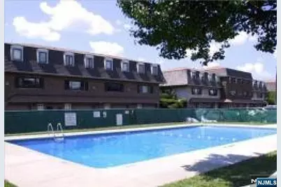 565 E-16 Grove E-16 #E-16, Clifton, NJ 07013 - Photo 1