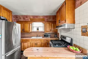 44 Vanderbeck Pl, Hackensack, NJ 07601 - Photo 6