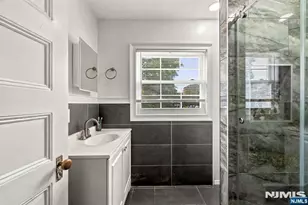 44 Vanderbeck Pl, Hackensack, NJ 07601 - Photo 22