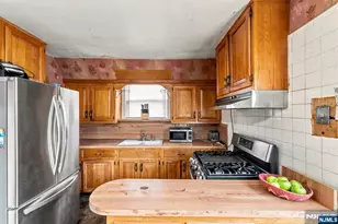 44 Vanderbeck Pl, Hackensack, NJ 07601 - Photo 6