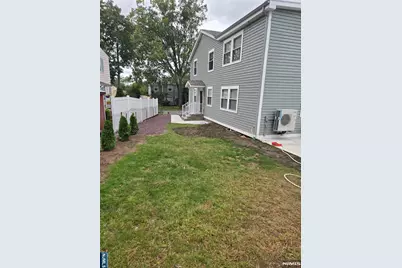 36 Augusta, Elmwood Park, NJ 07407 - Photo 20