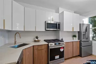 110 Maple 1, Weehawken, NJ 07086 - Photo 12