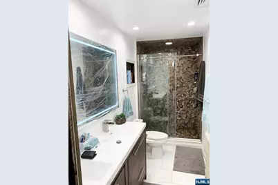 296 Willow Avenue, Lyndhurst Township, NJ 07071 - Photo 6