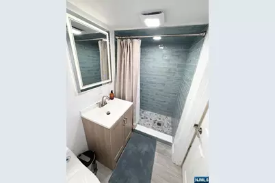 296 Willow Avenue, Lyndhurst Township, NJ 07071 - Photo 10