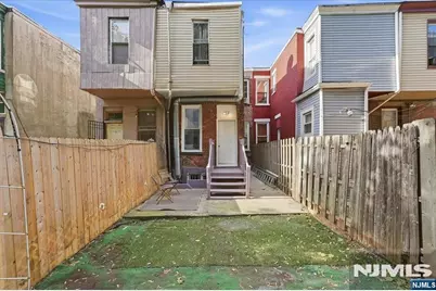 532 Martin Luther King Drive, Jersey City, NJ 07304 - Photo 28