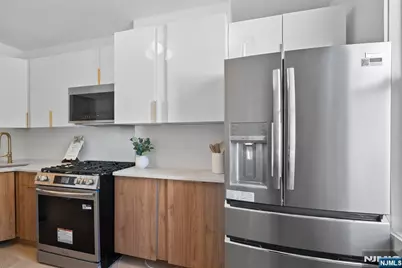 110 Maple 2 #2, Weehawken, NJ 07086 - Photo 18