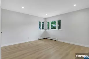 11 Raymond St, Englewood Cliffs, NJ 07632 - Photo 18