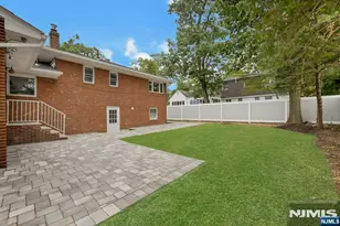 11 Raymond St, Englewood Cliffs, NJ 07632 - Photo 40