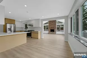 11 Raymond St, Englewood Cliffs, NJ 07632 - Photo 10