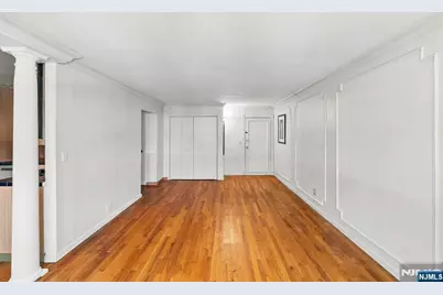 201 Oakdene Place E2 #E2, Cliffside Park, NJ 07010 - Photo 4