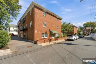 201 Oakdene Pl E2, Cliffside Park, NJ 07010 - Photo 20