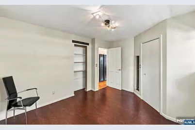 201 Oakdene Place E2 #E2, Cliffside Park, NJ 07010 - Photo 12