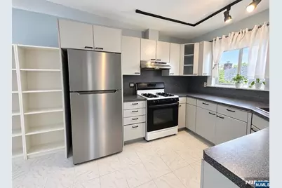 62 Edsall Avenue 2nd Fl #2nd fl, Palisades Park, NJ 07650 - Photo 2