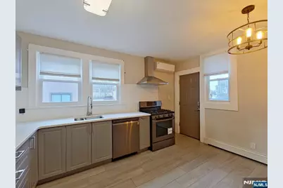210 Warren Avenue Left A #Left A, Fort Lee, NJ 07024 - Photo 1