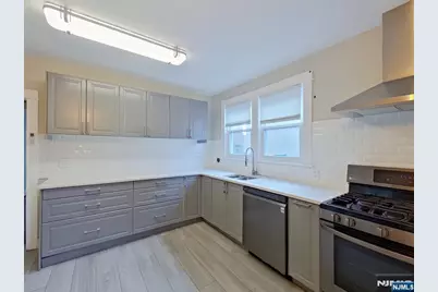 210 Warren Avenue Left A #Left A, Fort Lee, NJ 07024 - Photo 8