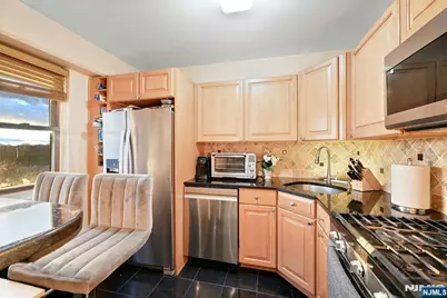8800 Boulevard East 8D #8D, North Bergen, NJ 07047 - Photo 18