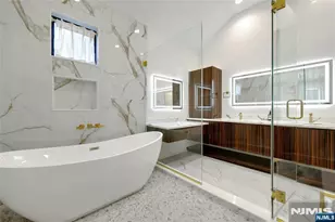 260 Virginia Ct, Paramus, NJ 07652 - Photo 32