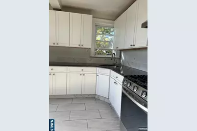 15 Brewster Avenue, Ridgefield Park, NJ 07660 - Photo 10