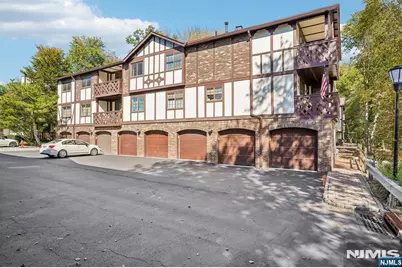 1714 Faulkner Court 1714 #1714, Mahwah, NJ 07430 - Photo 4